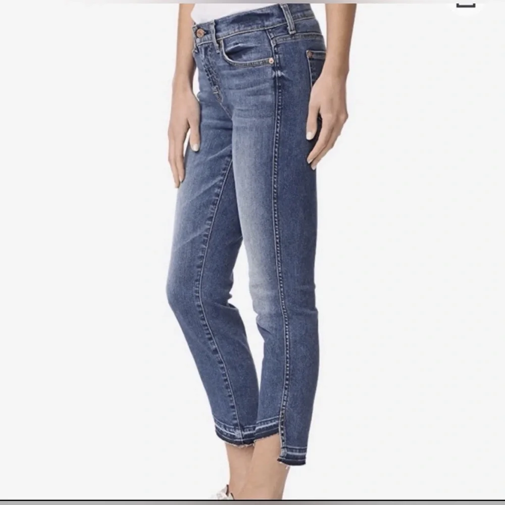 7 For All Mankind Roxanne Ankle Cropped Jean with Diagonal Hem Women's-28